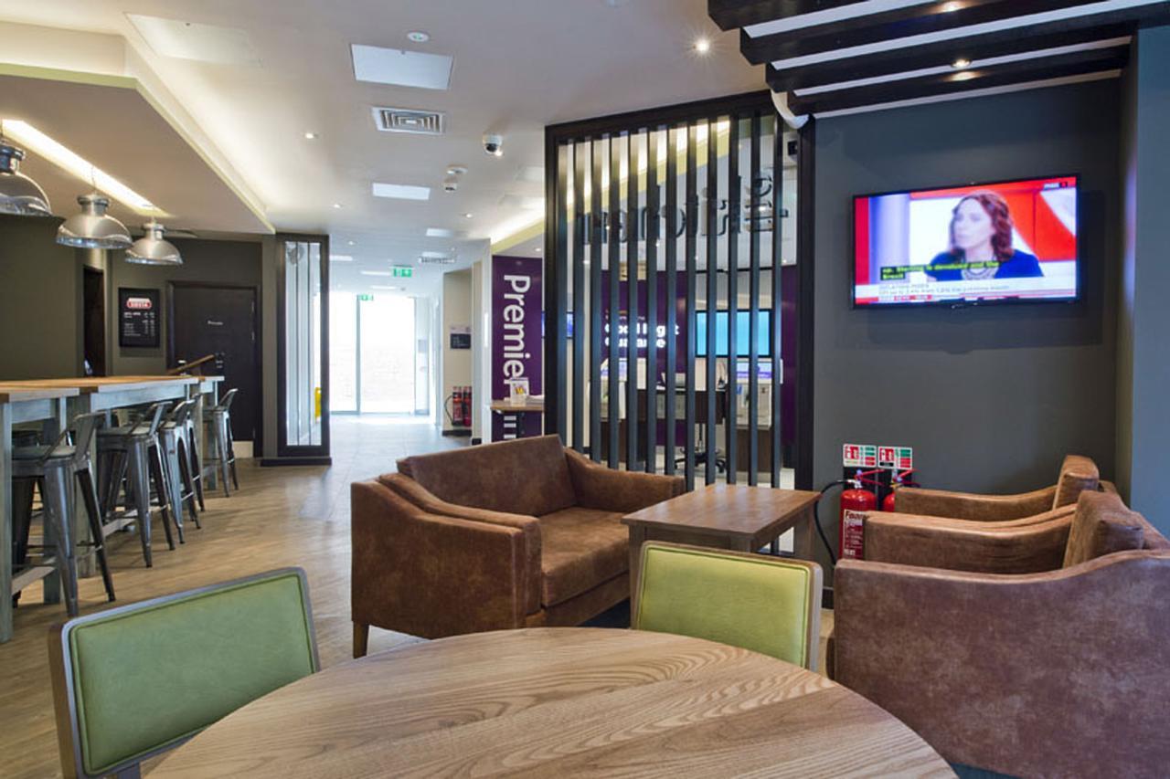 Premier Inn Southwark Borough High St Londres Exterior foto